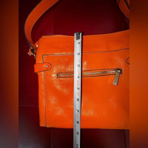 π§‘β Bright Rich Orange Pebbled Leather Crossbody Bag π§‘
Lots of pockets - Picture 15 of 16